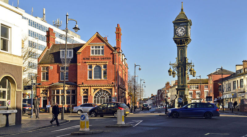 1200px-Chamberlain_Clock_and_the_Rose_Villa_Tavern,_Jewellery_Quarter,_Birmingham_UK