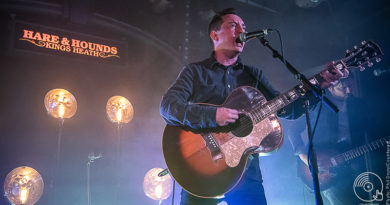 Review: Tom Clarke ignites Hare & Hounds with trip down memory lane Tom_Clarke_Hare_And_Hounds_Birmingham00025