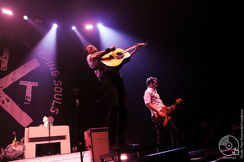 Review Frank Turner surfs his way through impressive Birmingham set