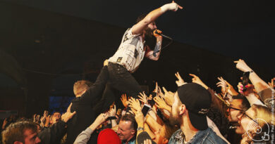 Review: Foals storm a sold-out Digbeth Arena HEADER_Foals_Digbeth_Arena_Birmingham_3