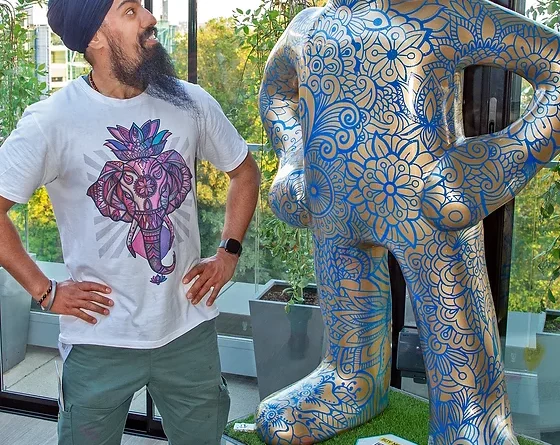 Birmingham Artist MrASingh Hits Milestone with 50th Sculpture Generating £170K for UK Charities